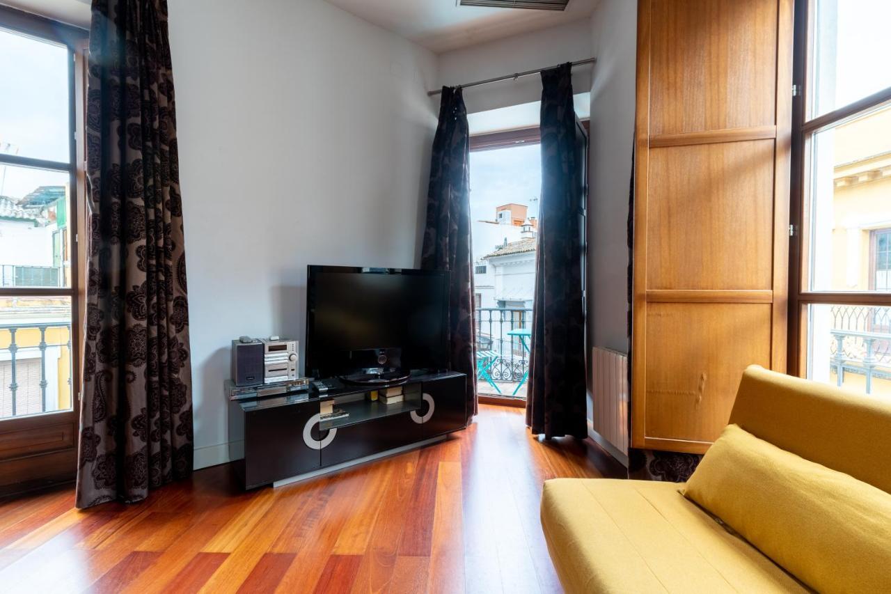 Cathedral Apartment, Upper Floor Apartment Sevilla Exteriér fotografie