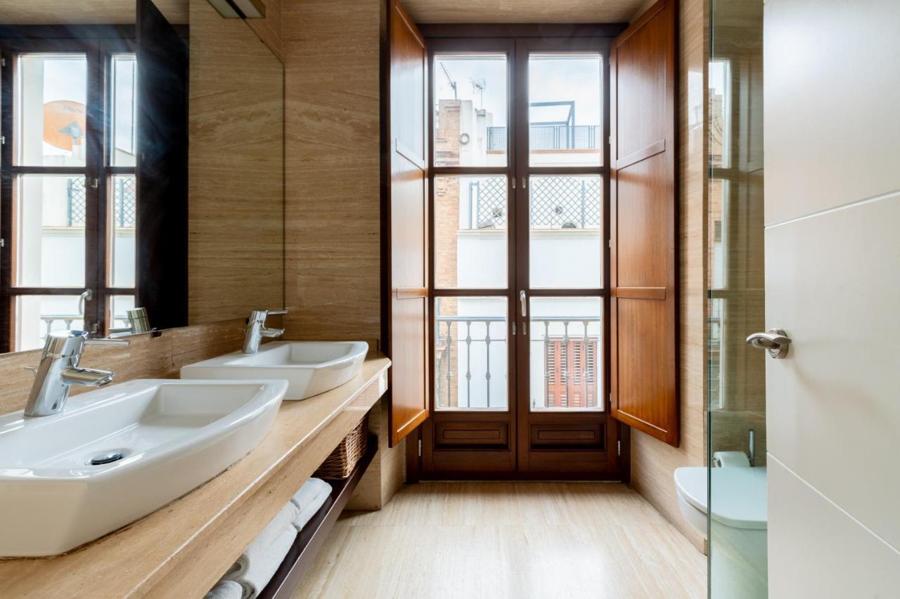 Cathedral Apartment, Upper Floor Apartment Sevilla Exteriér fotografie